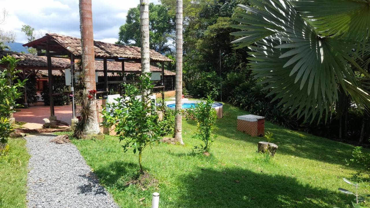 Сasa de vacaciones En El Bosque *